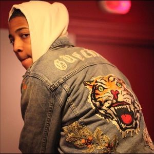 Meet your Posher, Taj